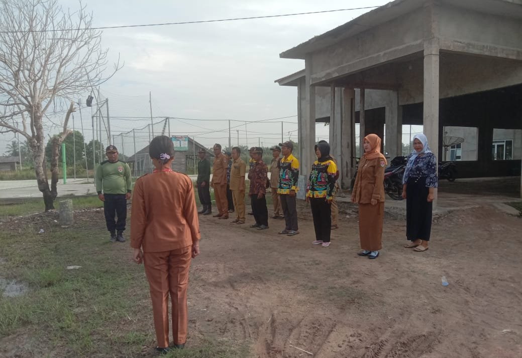 Upacara Pagi Senin 20 Juni 2022 Aparatur dan BPD Desa Sumber Makmur 